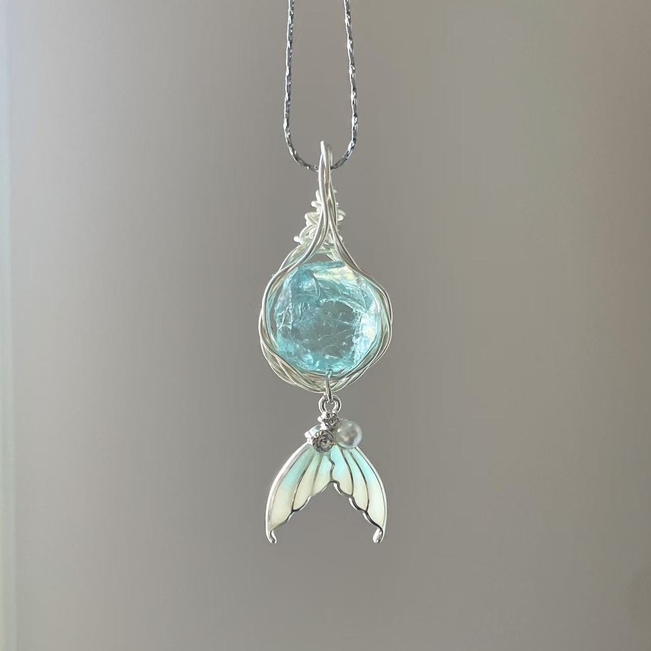 Hand-Wound Crystal Pendant Necklace (Fish)