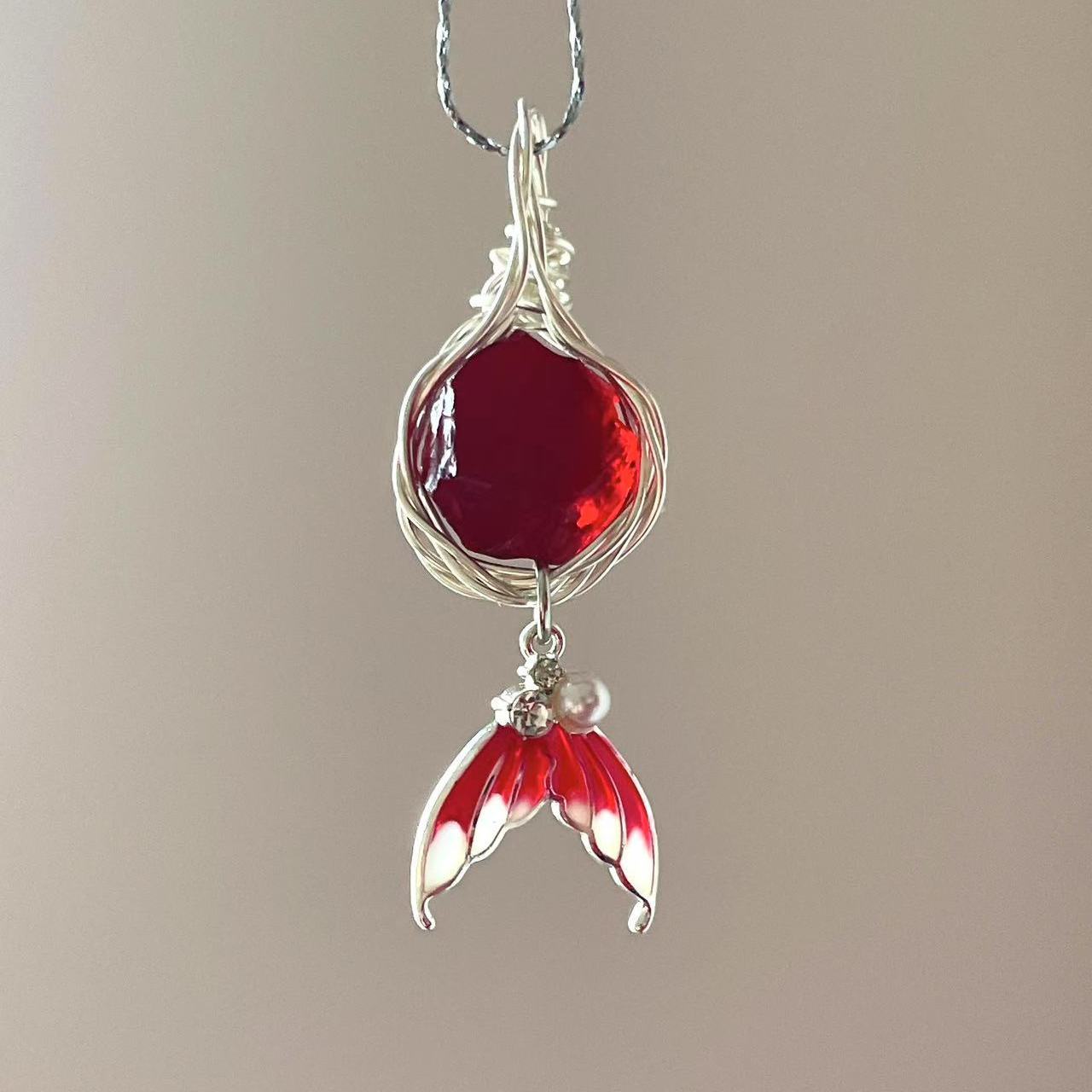 Hand-Wound Crystal Pendant Necklace (Fish)