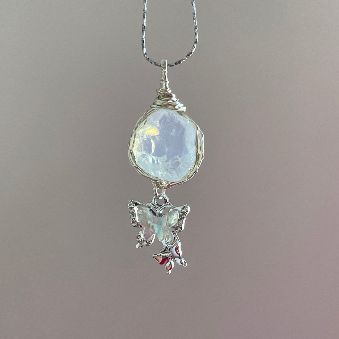 Hand-Wound Crystal Pendant Necklace (Circle)