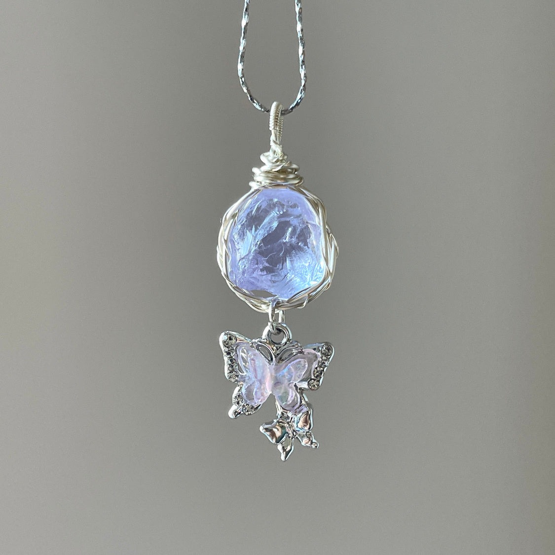 Hand-Wound Crystal Pendant Necklace (Circle)